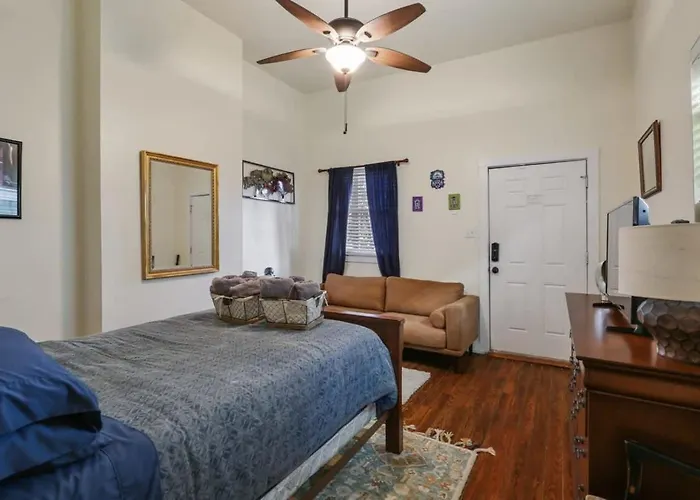 Cute Quiet Mid-City Studio - Central Location